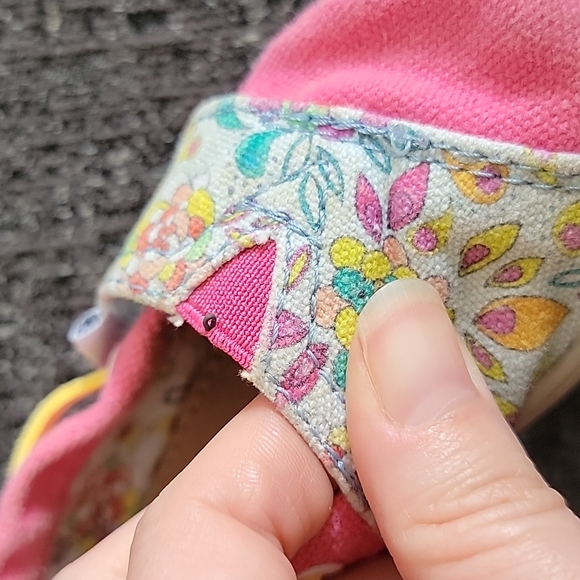 TOMS Slip-on Floral Sneakers - T5 - Picture 6 of 6